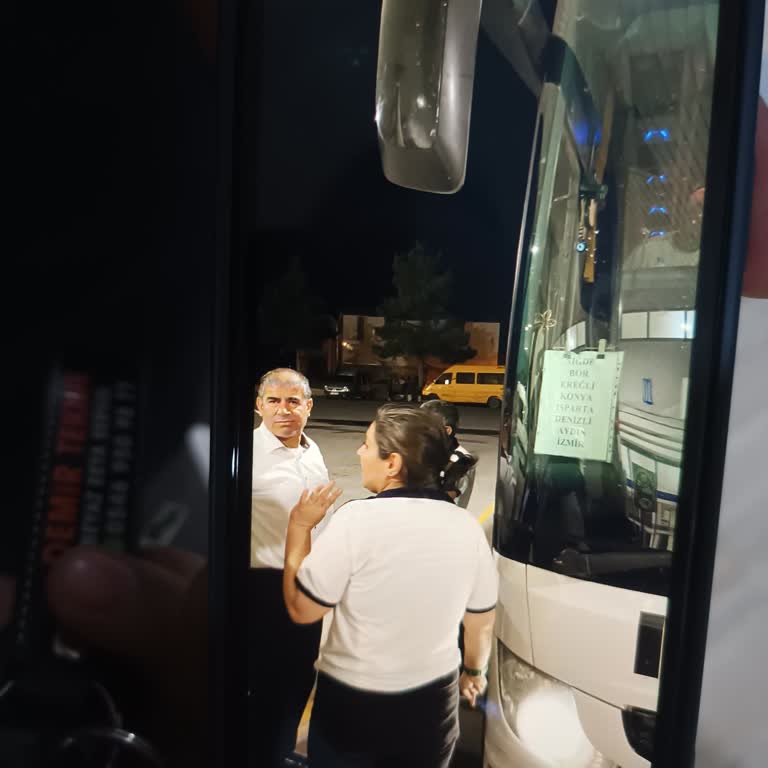 Geciken Otobüs, Haksız Bagaj Ücreti Ve Yaşlı Yolcuya Şiddet
