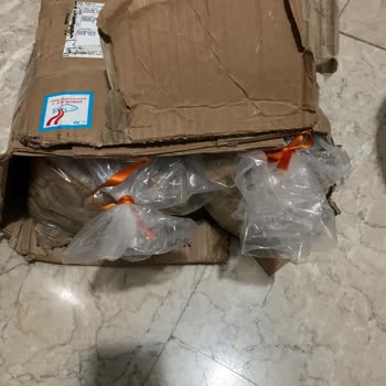 Kargo Kutusuz Teslim Edildi, Ürünler Zarar Gördü Ve Sorumluluğu Reddetti