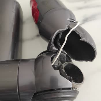 Dyson V8 Zemin Başlığı Kırıldı, Garanti Kapsamında Değişim Reddi