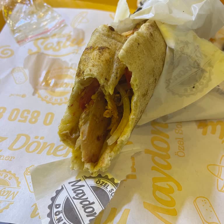 Maydonoz Döner Aşırı Hırçın Garson, Çiğ Döner Ve 1.230 TL Şok Fatura