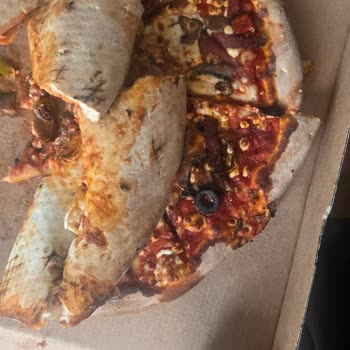 Kırık Pizza Ve Müşteri Hizmetlerine Ulaşılamama Nedeniyle 690 TL Hayal Kırıklığı