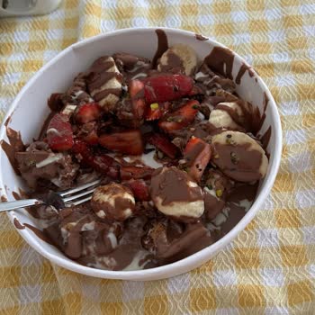 Çikolatasız Ve Soğuk Peanut Waffle Şikayetim