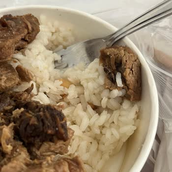 Yemeksepeti Yemek İçinde Arı Buldum, Restorandan Umursamaz Yanıt Aldım