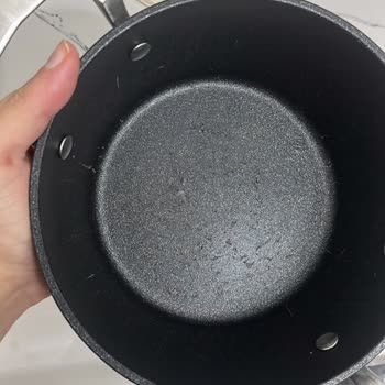 Tencere Ve Bıçak Setinde Hızlı Aşınma Ve Pas Şikayeti, Çözüm Talebi