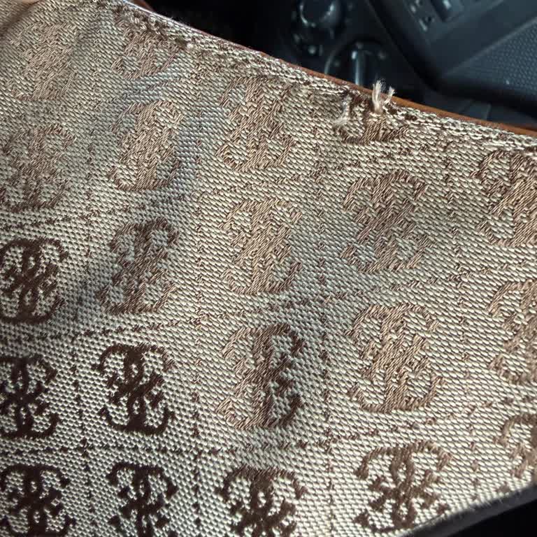 Guess Camden Omuz Çantasında Kısa Sürede Sökülen İp Kalite Sorunu