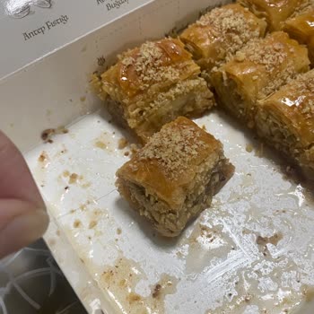 Seyidoğlu Baklavasında Saç Bulunması Hijyen İhlali