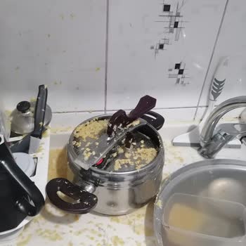 Hascevher Düdüklü Tencere Patlaması Ciddi Yanıklara Ve Çocuk Güvenliğine Tehdit