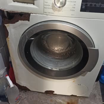 Bosch Çamaşır Makinesinde Garanti Dışı Paslanma Ve Ücretsiz Parça Değişimi Talebi
