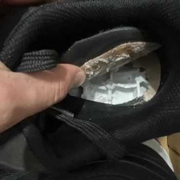 Torex Ayakkabısının Tabanı 3 Günde Parçalandı Ve Mağaza Sorumluluk Almıyor