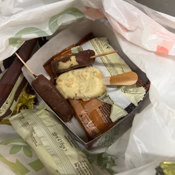 Magnum Dondurmasının İçinin Yapış Yapış Olması Ve Sağlık Endişesi