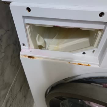 Arçelik Çamaşır Makinesinde Deterjan Çekmecesi Altında Küf Ve Pas, Servis Ücreti Haksızlığı