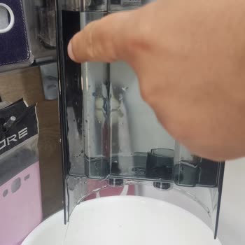 De'Longhi 685M Su Deposu Arızalı, Değişim Sözünün Yerine Getirilmemesi