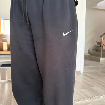 Nike Eşofman Altında Renk Değişimi Ve Deforme Sorunu