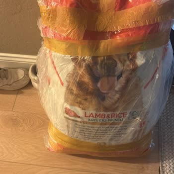 Yanıltıcı Kargo Ve Eksik Köpek Maması Teslimatı