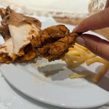 Tavuk Dürümde Yağ Parçası Ve Güven Kaybı
