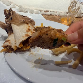 Tavuk Dürümde Yağ Parçası Ve Güven Kaybı