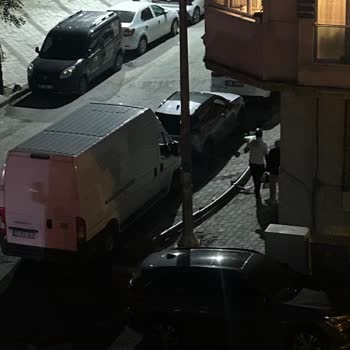 Sökülmüş Direk Kaldırımı Engelliyor Ve Güvenliği Tehlikeye Atıyor