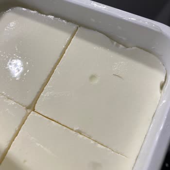İkinci Kez Sütaş Peynirinde Kıl Görerek Hijyen Endişesi Ve Güven Kaybı
