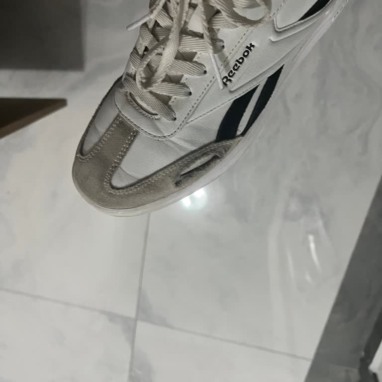 FLO Satıcısından Aldığım Reebok Sneaker’da Üretim Kusuru Ve İade Talebi