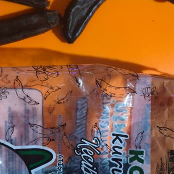 Keçiboynuzu Paketi İçindeki Kurtlar Hijyen Ve Kaliteyi Tehdit Ediyor