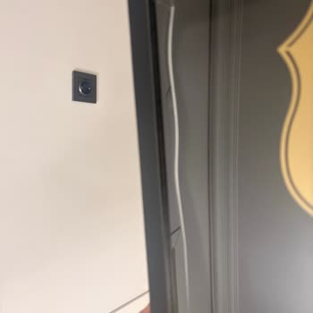 Hasarlı Tablo Teslimatı Ve İletişimsizlik Nedeniyle Değişim Talebi
