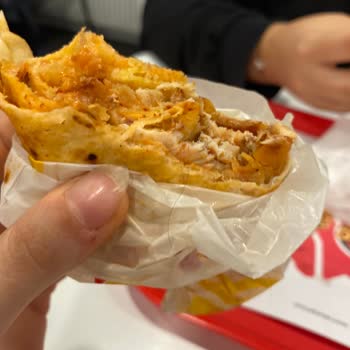 Öncü Döner Kızılay Şubesinde Döner Ve Turşuda Kıl Bulunması Hijyen İhlali