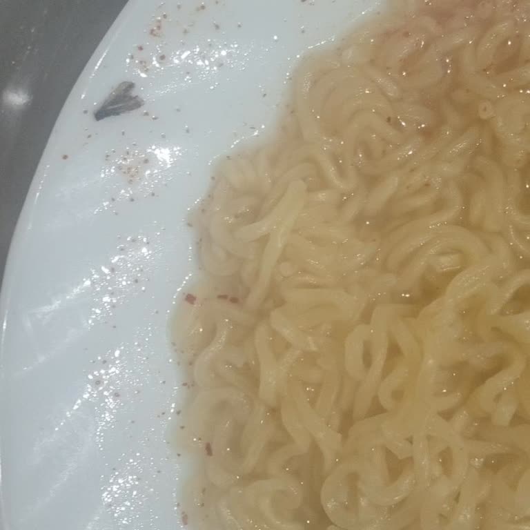 Indomie Noodle Ürününde Sinek Görmek Güvenimi Sarsıyor