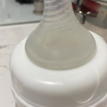 Wee Baby Biberonunda Sürekli Akıtma Ve Yedek Parça Yokluğu