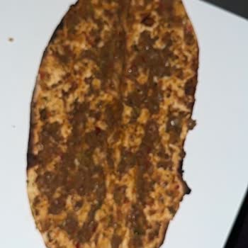 GetirYemek Üzerinden Soğuk Ve Küçük Lahmacun, Eksik Yeşillik Ve Aşırı Fiyat İçin Ücret İadesi Talebi