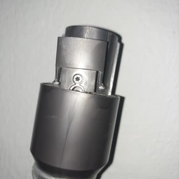 Dyson V15 Detect Submarine Süpürge Boru Parçasının Kırılması Garanti Kapsamına Alınmalı