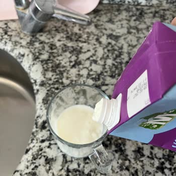 Migros Sanal Market'ten Gelen Açılmamış Yarım Yağlı Sütün Bozulması