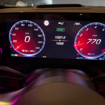Radar Uyarısı Ve Güvenlik Sistemleri Sorunu Yeni Mercedes-Benz Araçta