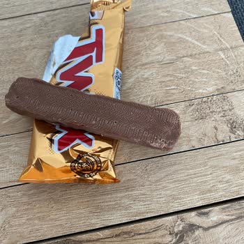 Twix Caducado Dentro del Período de Consumo, Exijo Reembolso