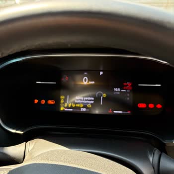 Renault Megane'de Sürüş Yardımları Uyarısı Sürekli Tekrarlıyor