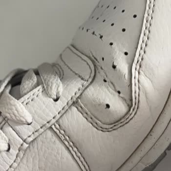 Nike Big Low Sneaker’da Erken Yırtılma Ve Kırılma Şikayeti