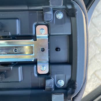 Servis Personelinin Orta Kolçak Tırnağını Kırması Ve 32.000 TL Ücret Talebi