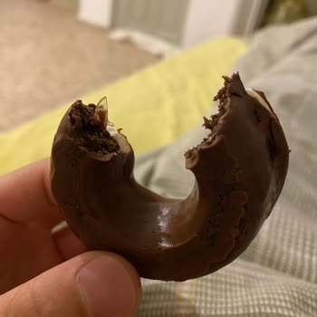 Ülker Donut’ta Plastik Parça Dişime Batti Ve Kısa Süreli Ağrı Yaşadım