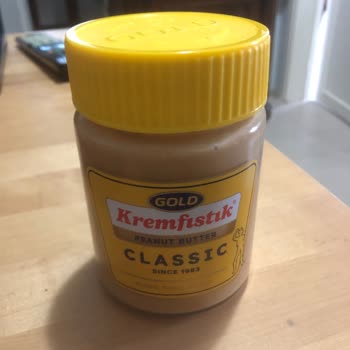 Gold Markanın Bayat Ve Acı Fıstık Ezmesi