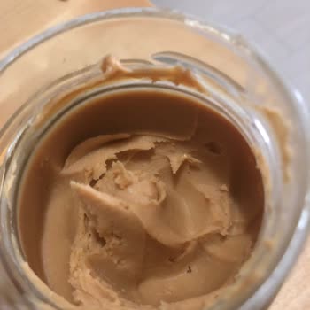 Gold Markanın Bayat Ve Acı Fıstık Ezmesi