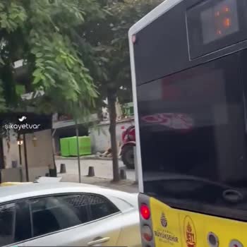 İçim Kamyoneti Yolun Sahibi Gibi Takılıyor