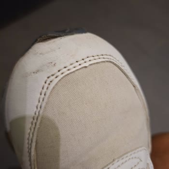 Garanti Kapsamındaki Ayakkabının Fiziksel İncelemesi Ve Değişim Talebi