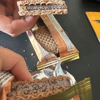 A101'de Satın Alınan Hanuta Bisküvi Beyaz Küf Sorunu: Ücret İadesi Ve Değişim Talebi