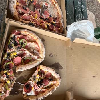 Mersin Forum AVM'de Yarım Boyutlu Pizza Ve Telafi Talebi