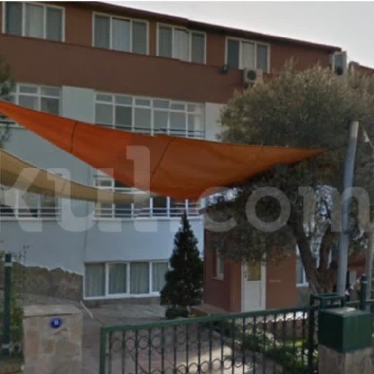 Güvensiz Sınıf Ve Kapı Bekletme: İade Edilmeyen 27.000 TL