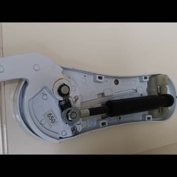 Samet Duolift Katlanır Kapak Sisteminde Bozuk D1 Pistonları Ve Yedek Parça Bulunamıyor