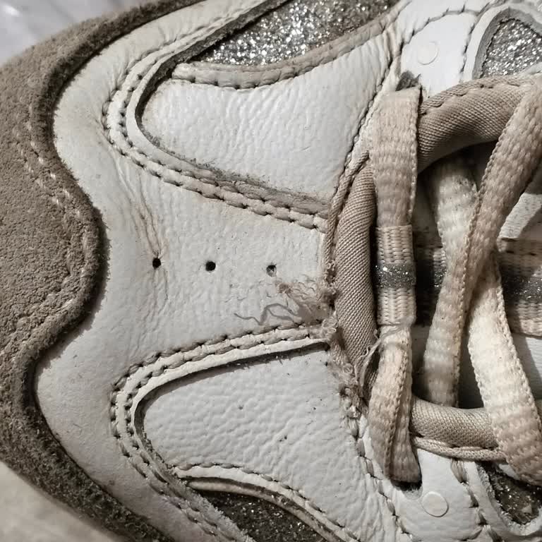 Skechers D'lites Ayakkabısındaki Bağcık İpliği Sökülmesi Üretim Hatası Olarak Red Edildi