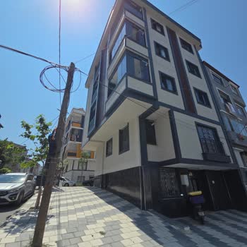 Türk Telekom Kablosunun Salon Penceresinin Önünden Geçmesi Güvenlik Ve Görüntü Kirliliği Oluşturuyor