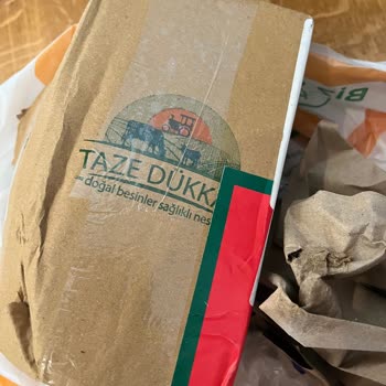 Markasız Ve Etiketsiz Kurutulmuş Yaban Mersini Paketi Hijyen Şüphesi