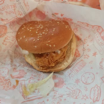 Batman Park Popeyes Şubesinde Soğuk Ve Bayat Yemek, Eksik Sos Şikayeti