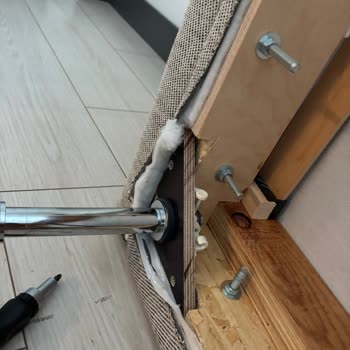 İki Yıllık İskelet Değişiminden Sonra Kırılan Koltuk Ve Çelişkili Servis Açıklamaları